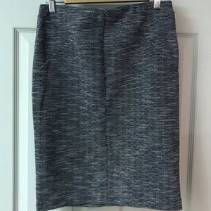 Black and White Elle Skirt Sz S 🖤